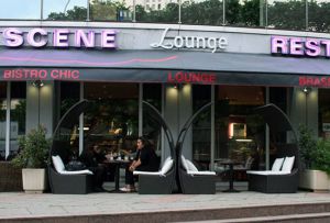 La peintre Martine BELFODIL, expose à Courbevoie Restaurant Lounge LA SCENE La peintre Martine BELFODIL, expose à Courbevoie Restaurant Lounge LA SCENE